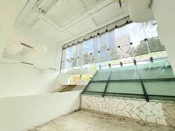 100 Am (D2), Retail #572593111